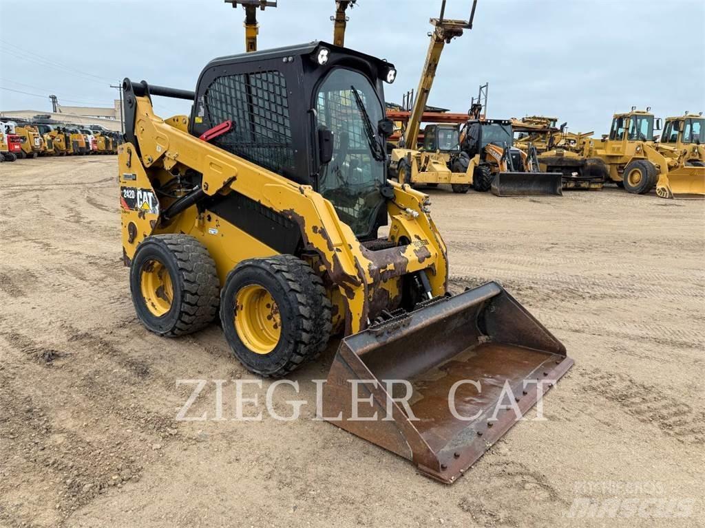 CAT 242D Minilæsser - skridstyret