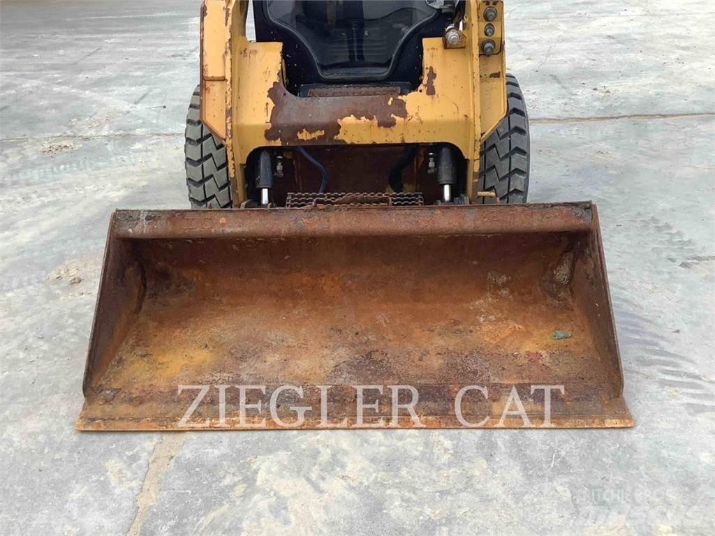 CAT 242D Minilæsser - skridstyret