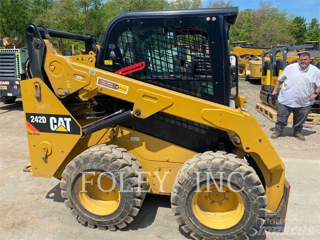 CAT 242D Minilæsser - skridstyret