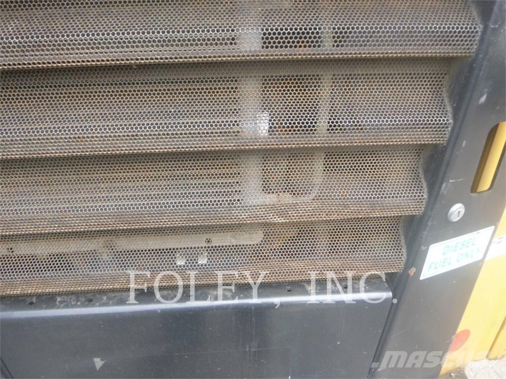 CAT 242D Minilæsser - skridstyret