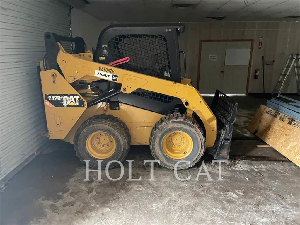 CAT 242D Minilæsser - skridstyret