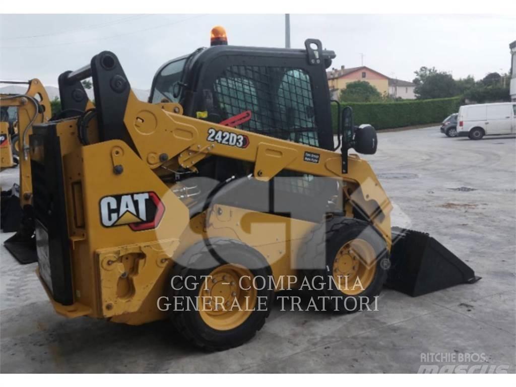 CAT 242D3 Minilæsser - skridstyret
