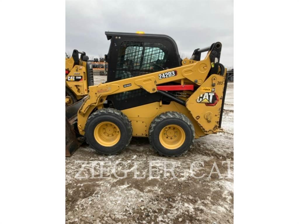 CAT 242D3 Minilæsser - skridstyret