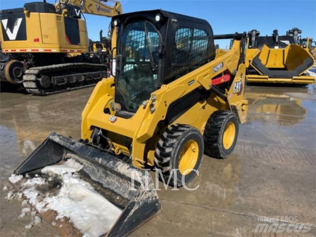 CAT 242D3 Minilæsser - skridstyret