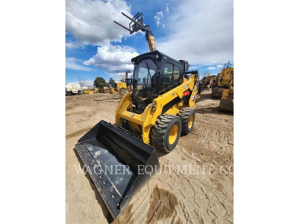 CAT 242D3 Minilæsser - skridstyret