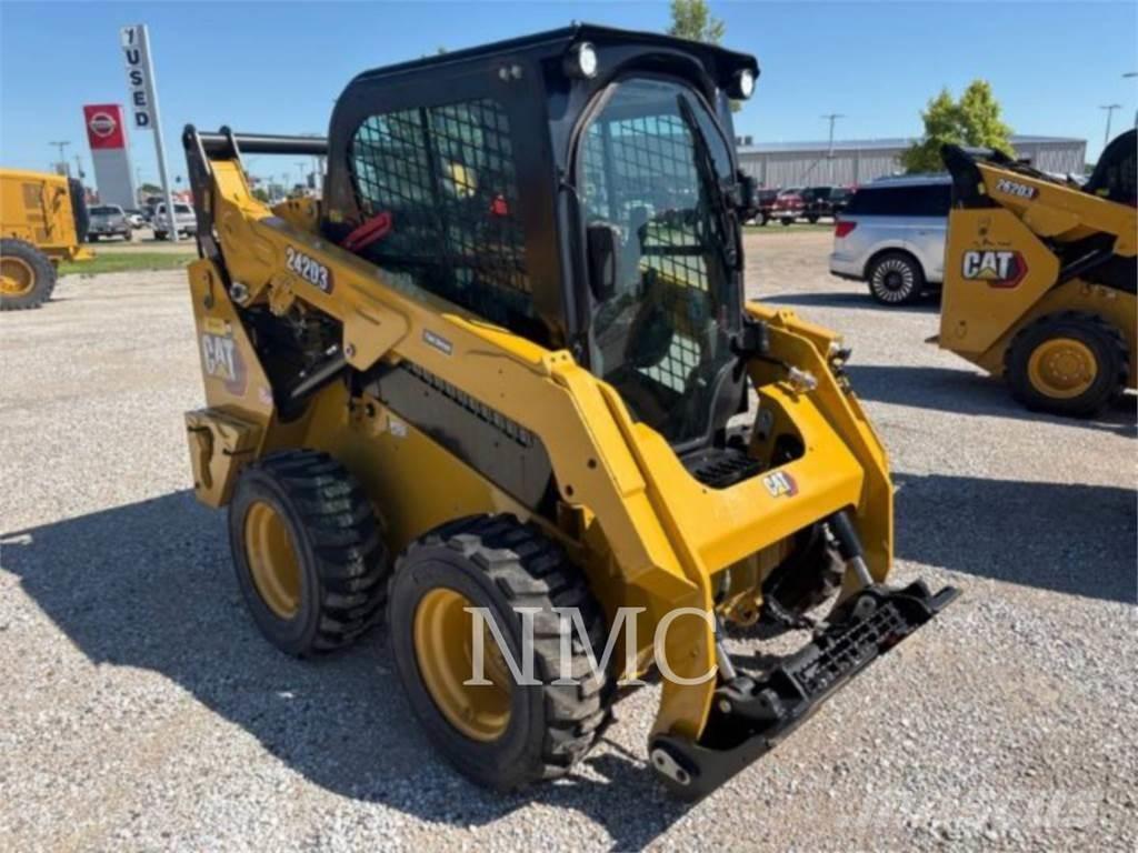 CAT 242D3 Minilæsser - skridstyret