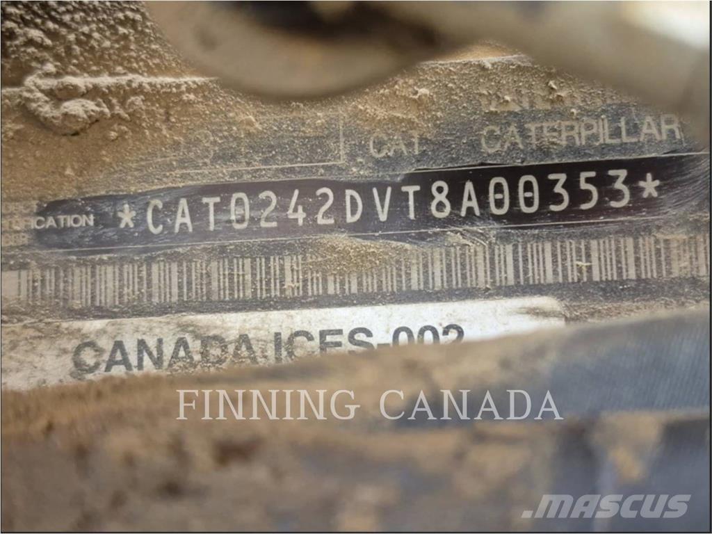 CAT 242D3 Minilæsser - skridstyret