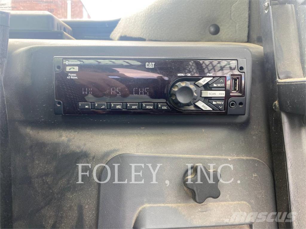 CAT 242D3 Minilæsser - skridstyret