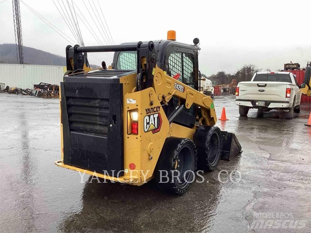 CAT 242D3 AC Minilæsser - skridstyret