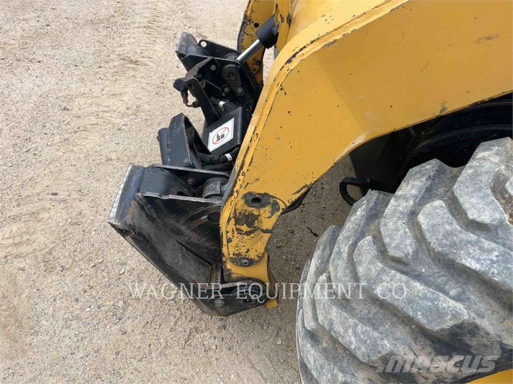 CAT 252B Minilæsser - skridstyret