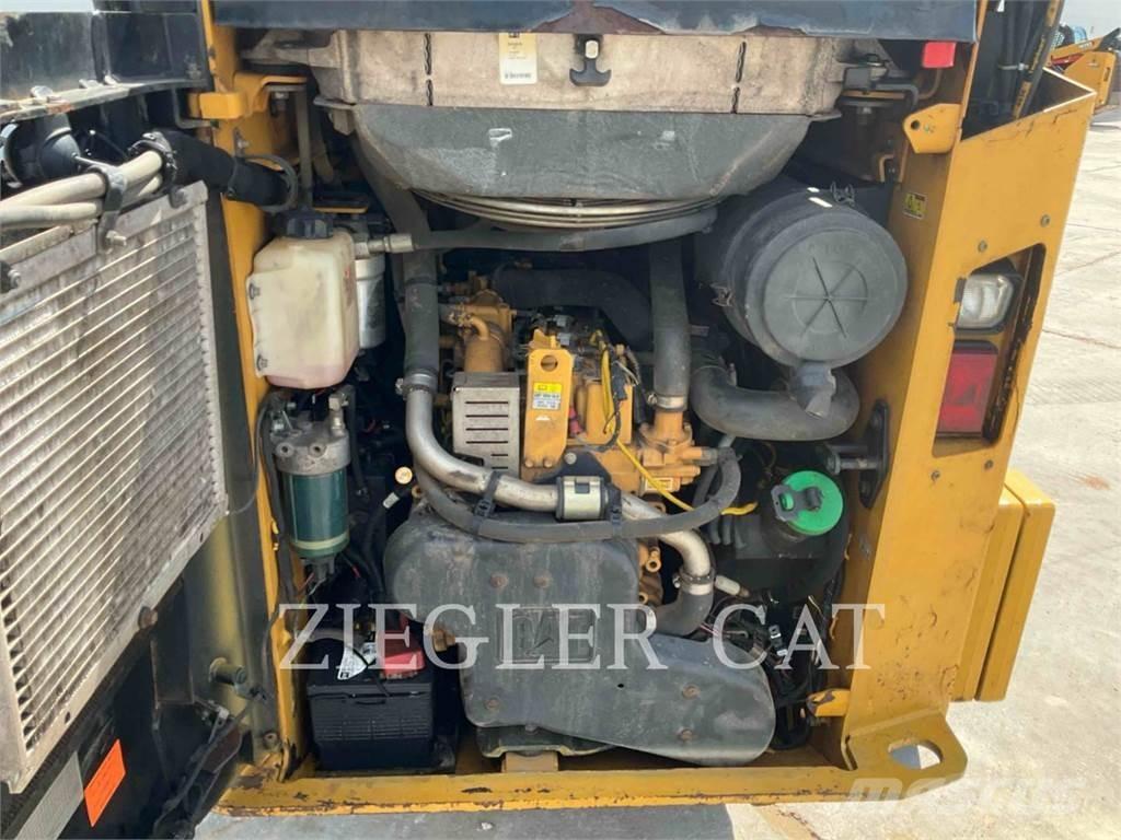 CAT 257D Larvebåndslæssere