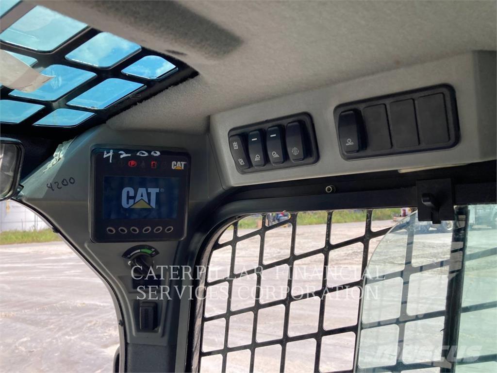 CAT 259D3 Larvebåndslæssere