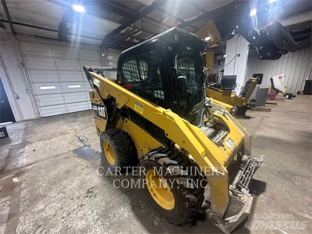 CAT 262D Minilæsser - skridstyret