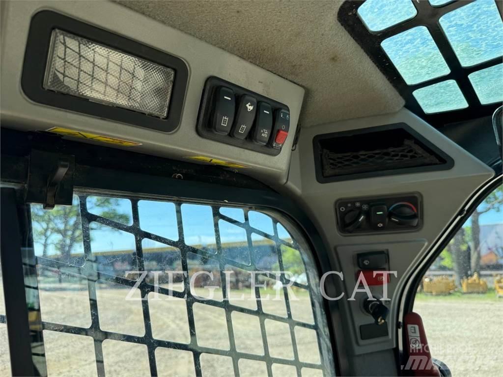 CAT 262D3 Minilæsser - skridstyret