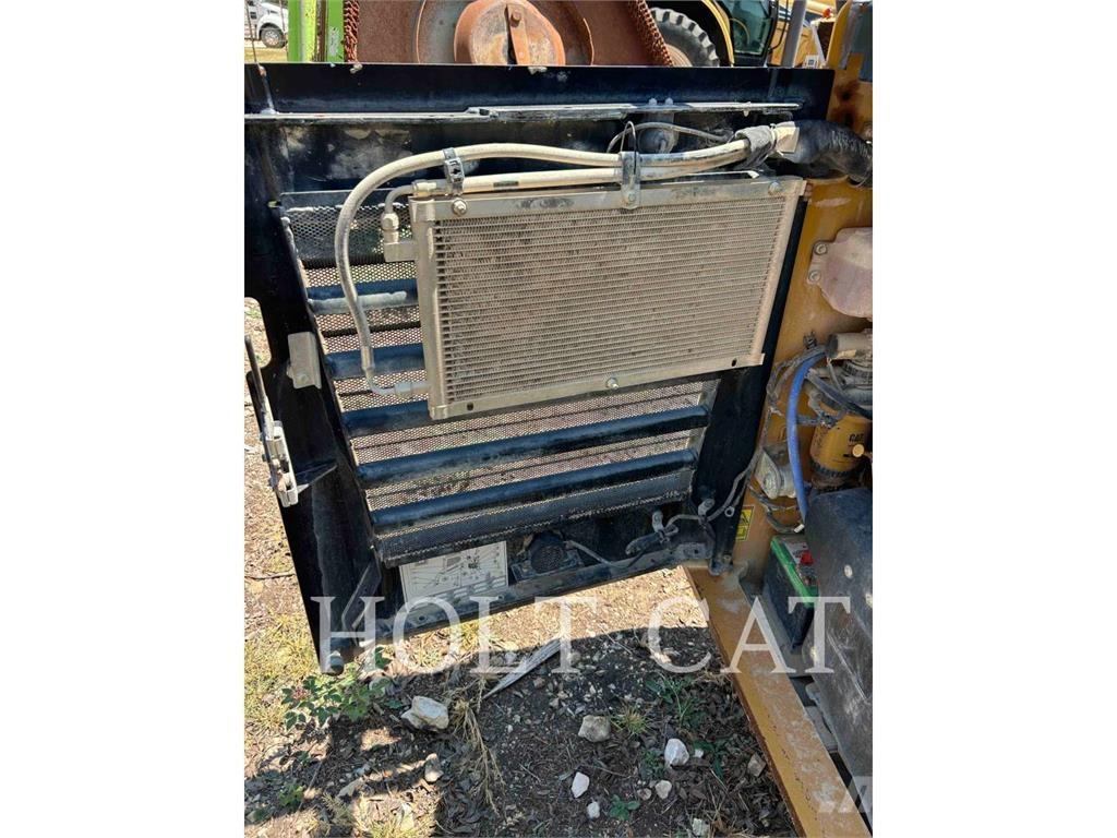 CAT 262D3 Minilæsser - skridstyret