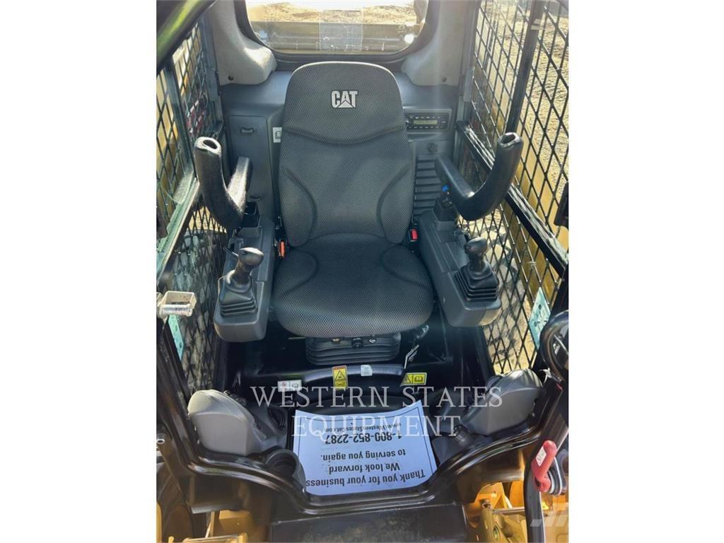 CAT 262D3 Minilæsser - skridstyret