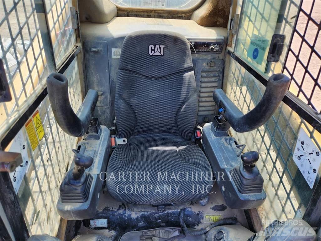 CAT 299D3 Minilæsser - skridstyret
