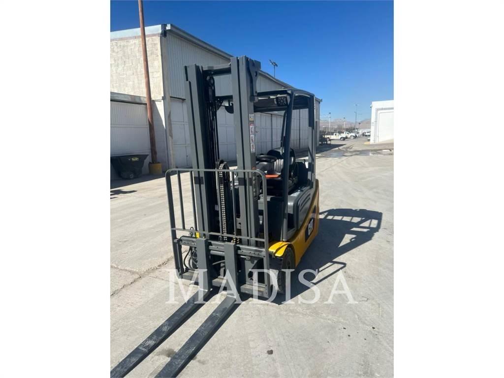 CAT 2ET3000 Gaffeltrucks - andre
