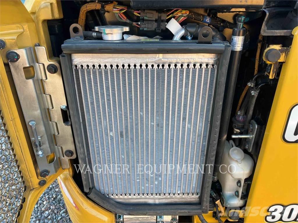 CAT 302 CR THB Gravemaskiner på larvebånd