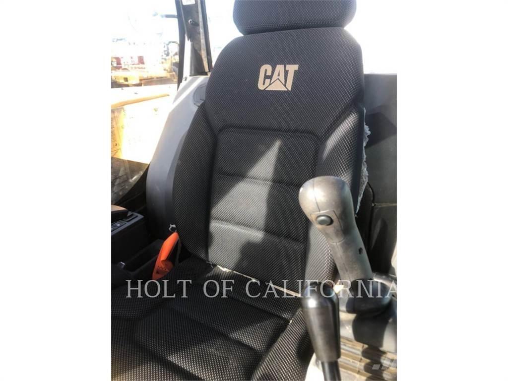 CAT 310 Gravemaskiner på larvebånd