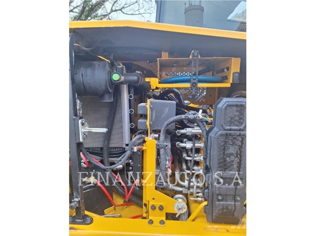 CAT 310 Gravemaskiner på larvebånd