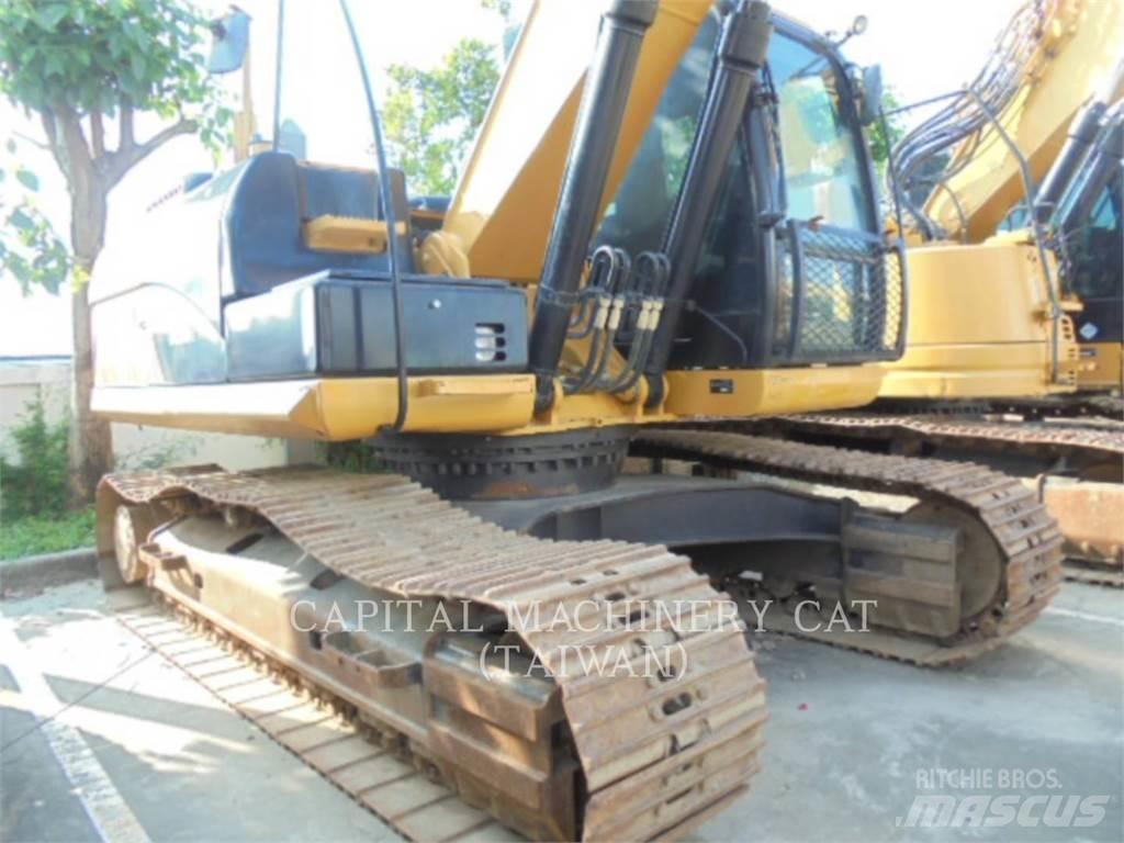 CAT 320D2 Gravemaskiner på larvebånd