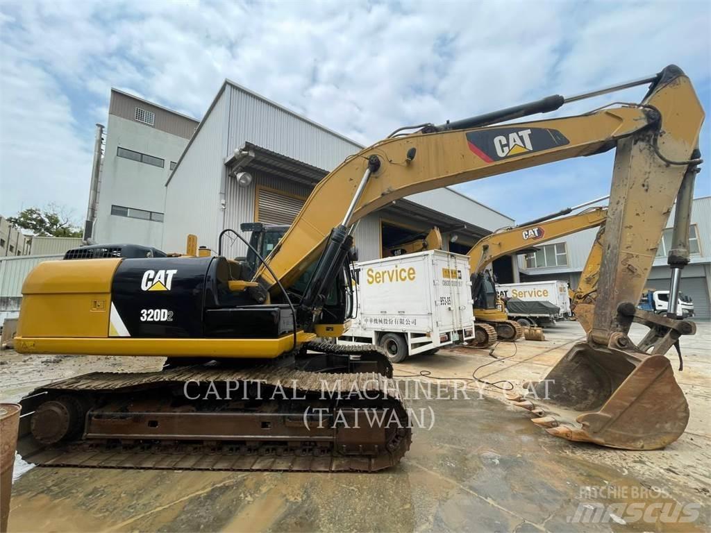 CAT 320D2 Gravemaskiner på larvebånd