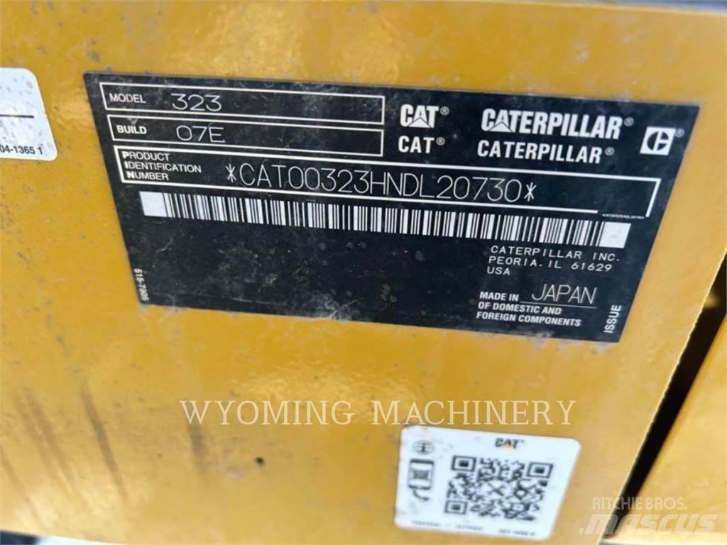 CAT 323 Gravemaskiner på larvebånd