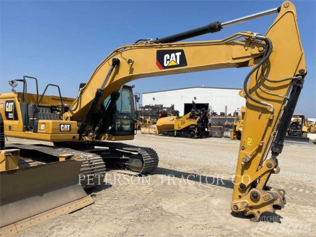 CAT 323 Gravemaskiner på larvebånd