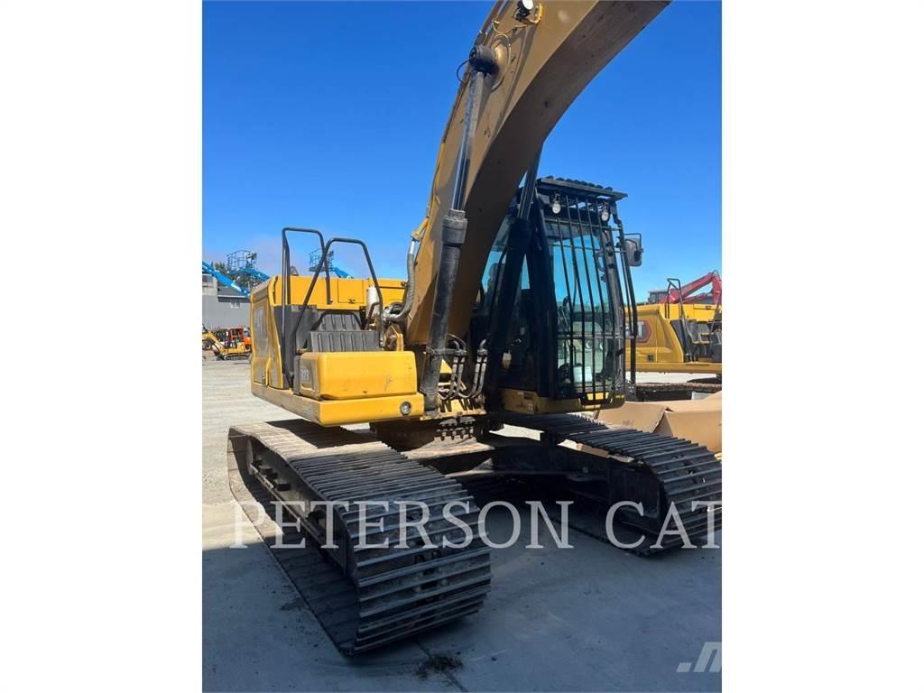 CAT 323 Gravemaskiner på larvebånd