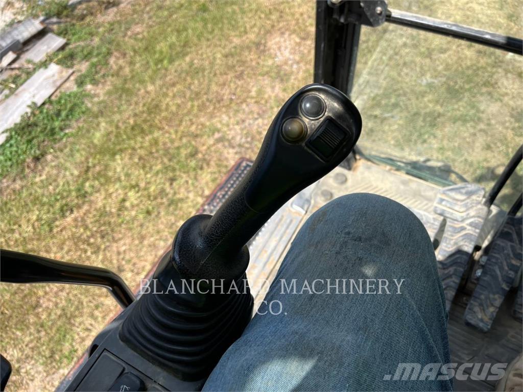 CAT 323 Gravemaskiner på larvebånd