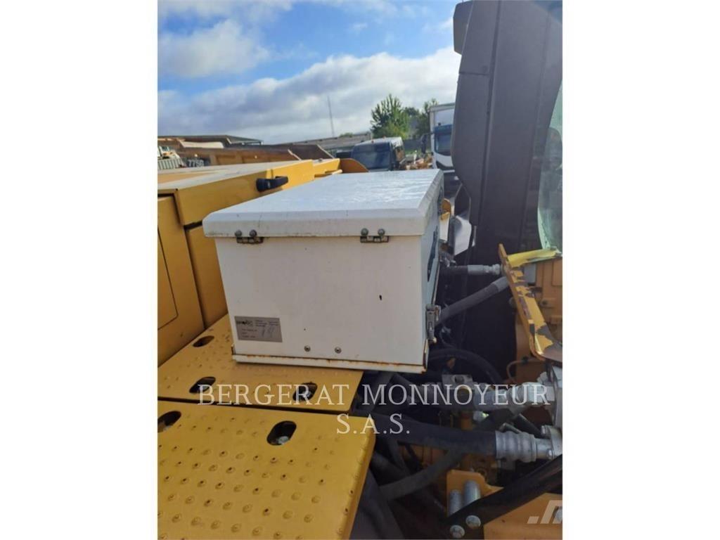 CAT 323-07 Gravemaskiner på larvebånd