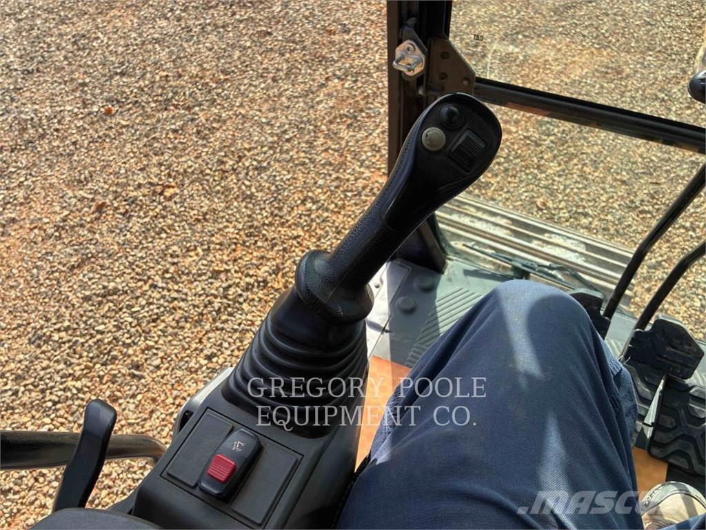 CAT 32307 Gravemaskiner på larvebånd