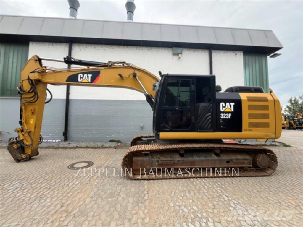 CAT 323FL Gravemaskiner på larvebånd