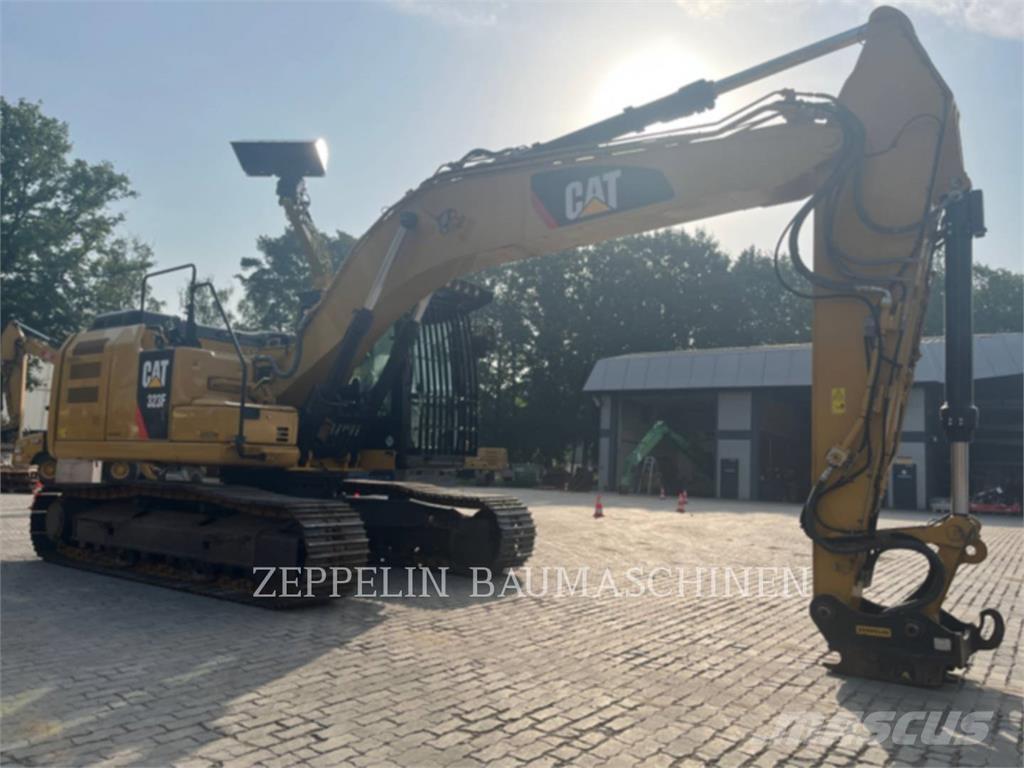 CAT 323FL Gravemaskiner på larvebånd