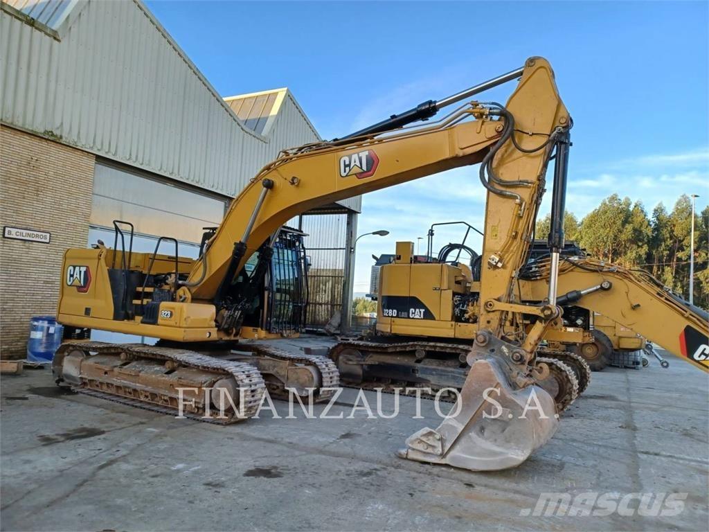 CAT 323L Gravemaskiner på larvebånd