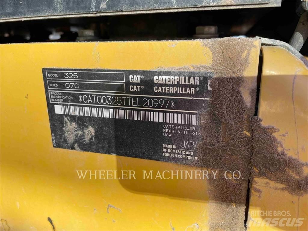 CAT 325 CF Gravemaskiner på larvebånd