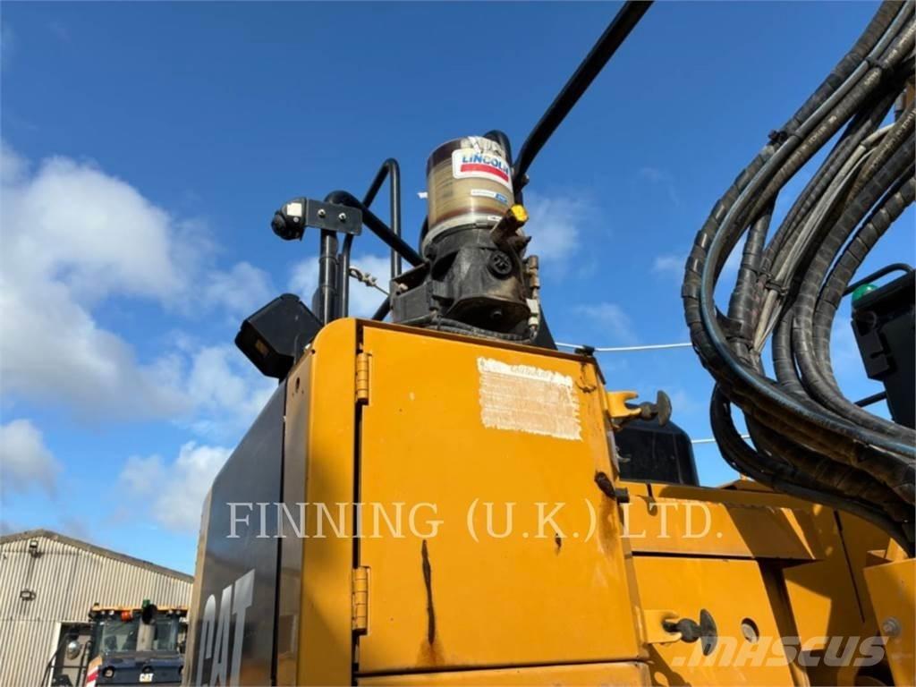 CAT 325FL Gravemaskiner på larvebånd