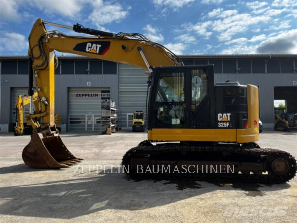CAT 325FL Gravemaskiner på larvebånd