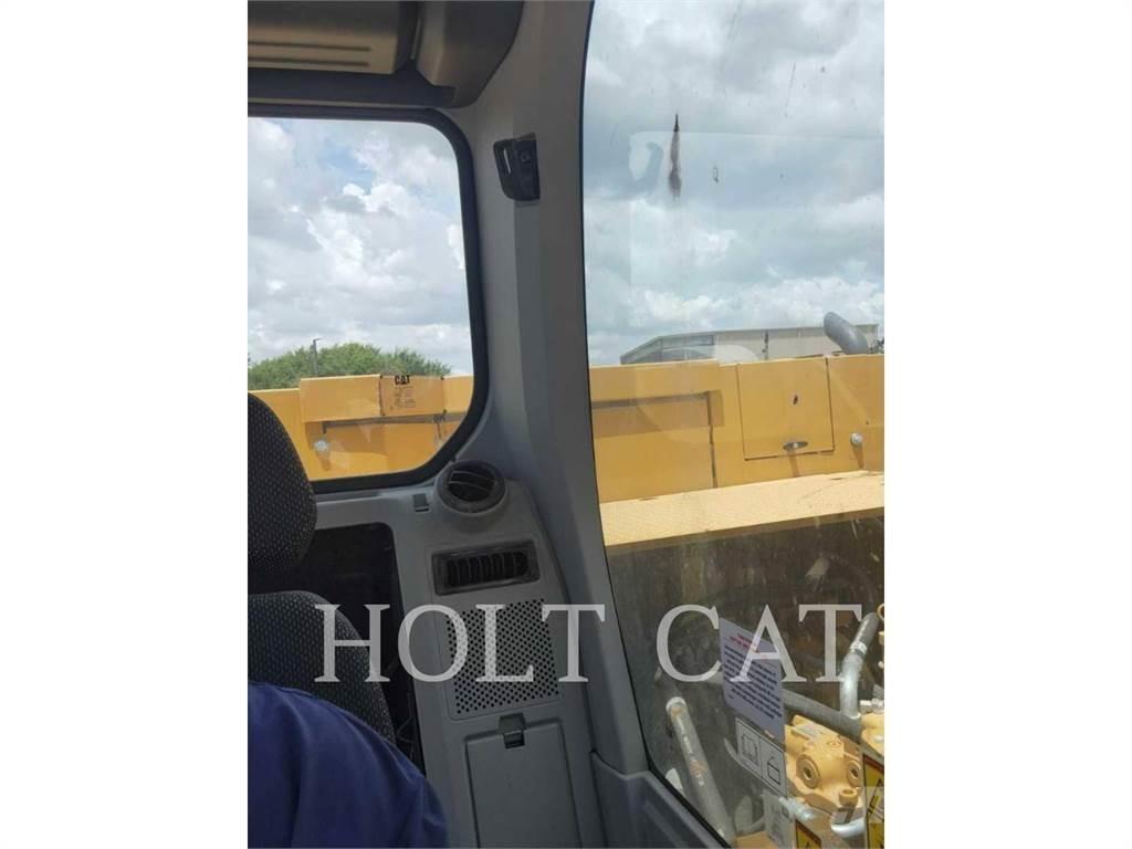 CAT 326 LRF Gravemaskiner på larvebånd