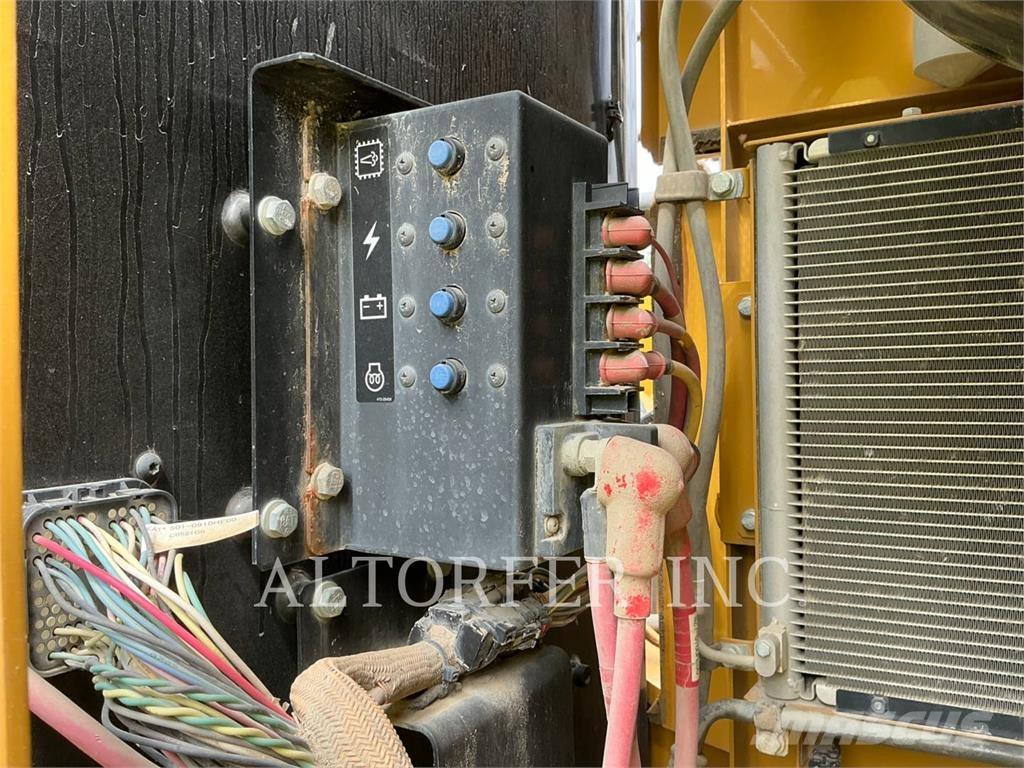 CAT 326FL Gravemaskiner på larvebånd