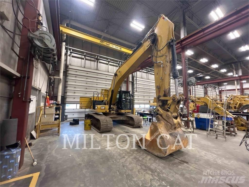 CAT 330 Gravemaskiner på larvebånd
