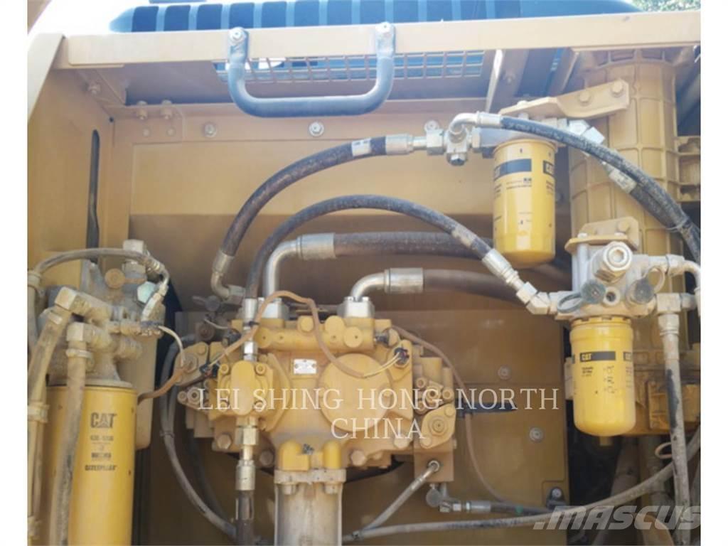 CAT 330D2L Gravemaskiner på larvebånd