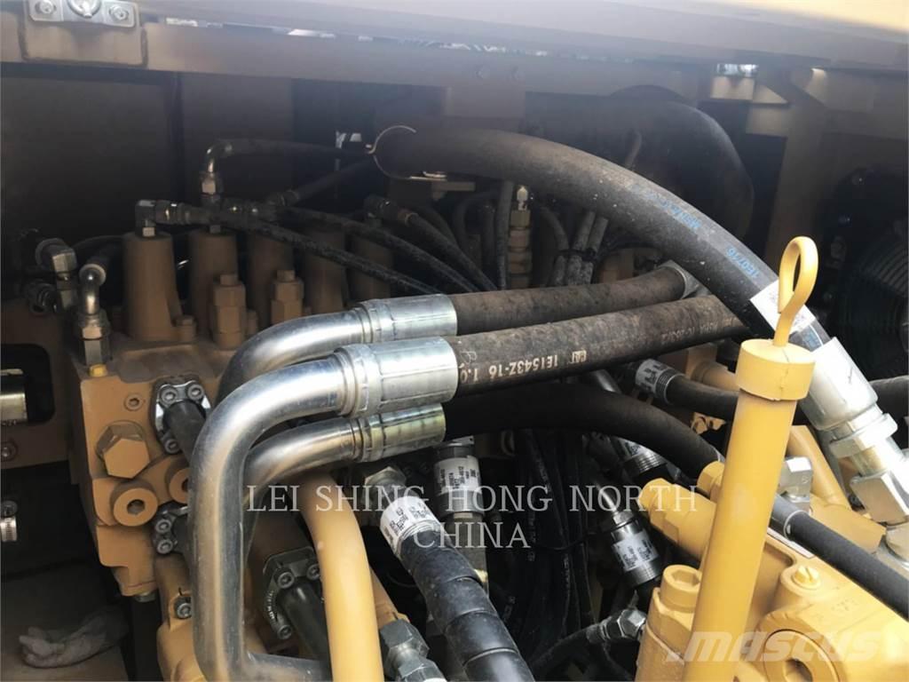 CAT 330D2L Gravemaskiner på larvebånd