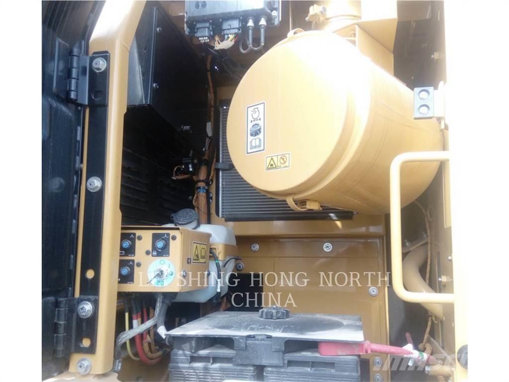 CAT 330D2L Gravemaskiner på larvebånd