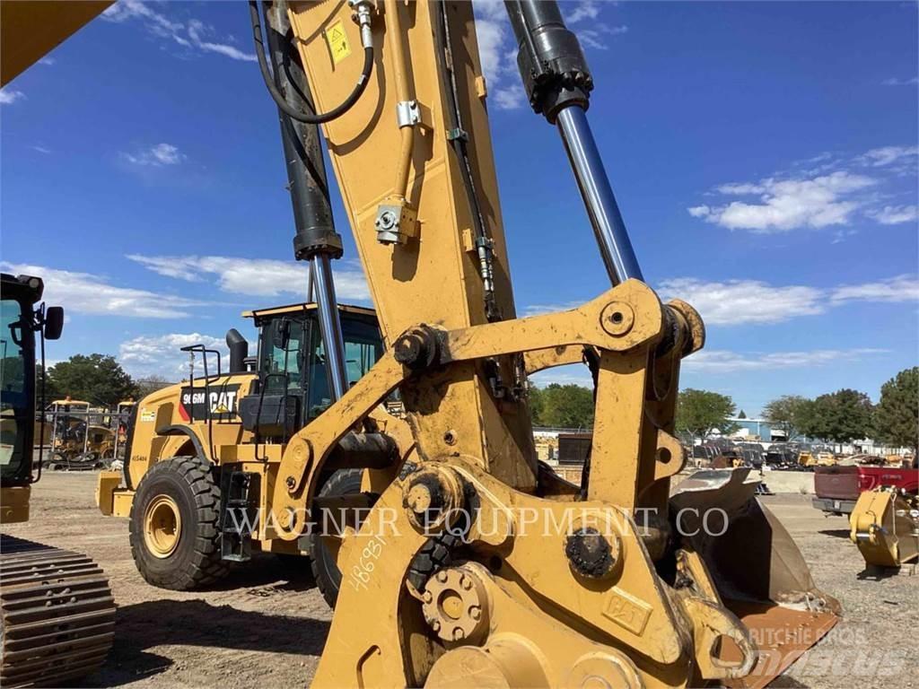 CAT 335 Gravemaskiner på larvebånd