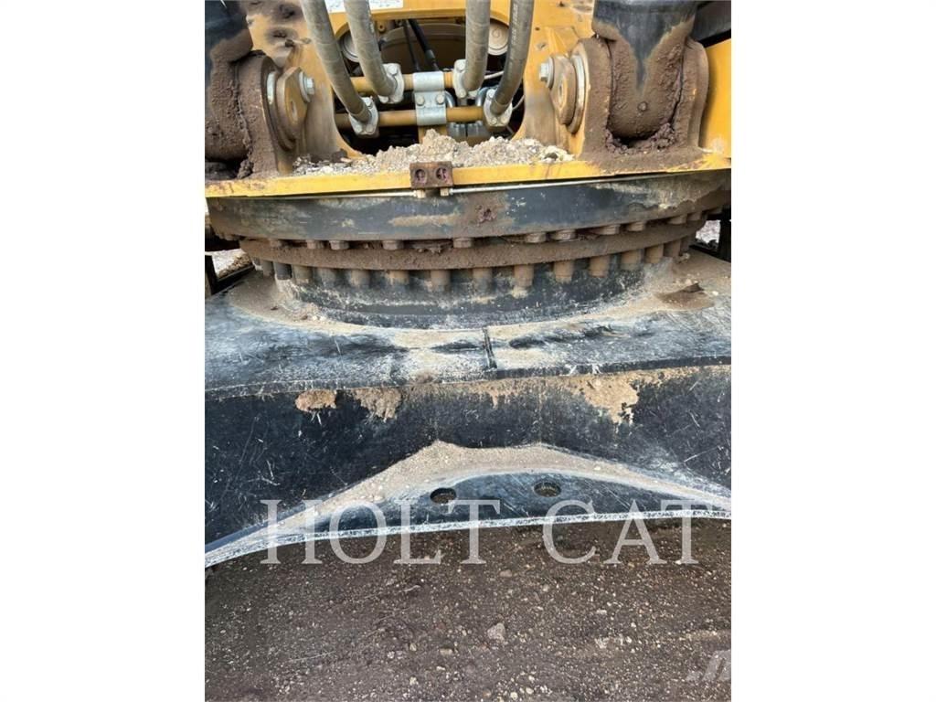 CAT 336 12 Gravemaskiner på larvebånd