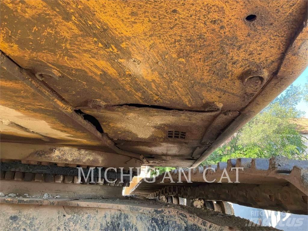 CAT 349FL + Gravemaskiner på larvebånd