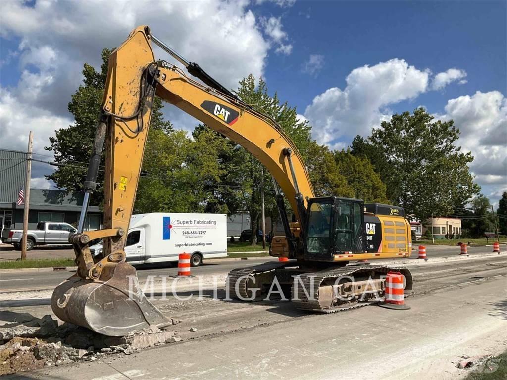 CAT 349FL + Gravemaskiner på larvebånd