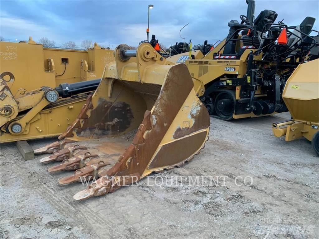 CAT 374 Gravemaskiner på larvebånd